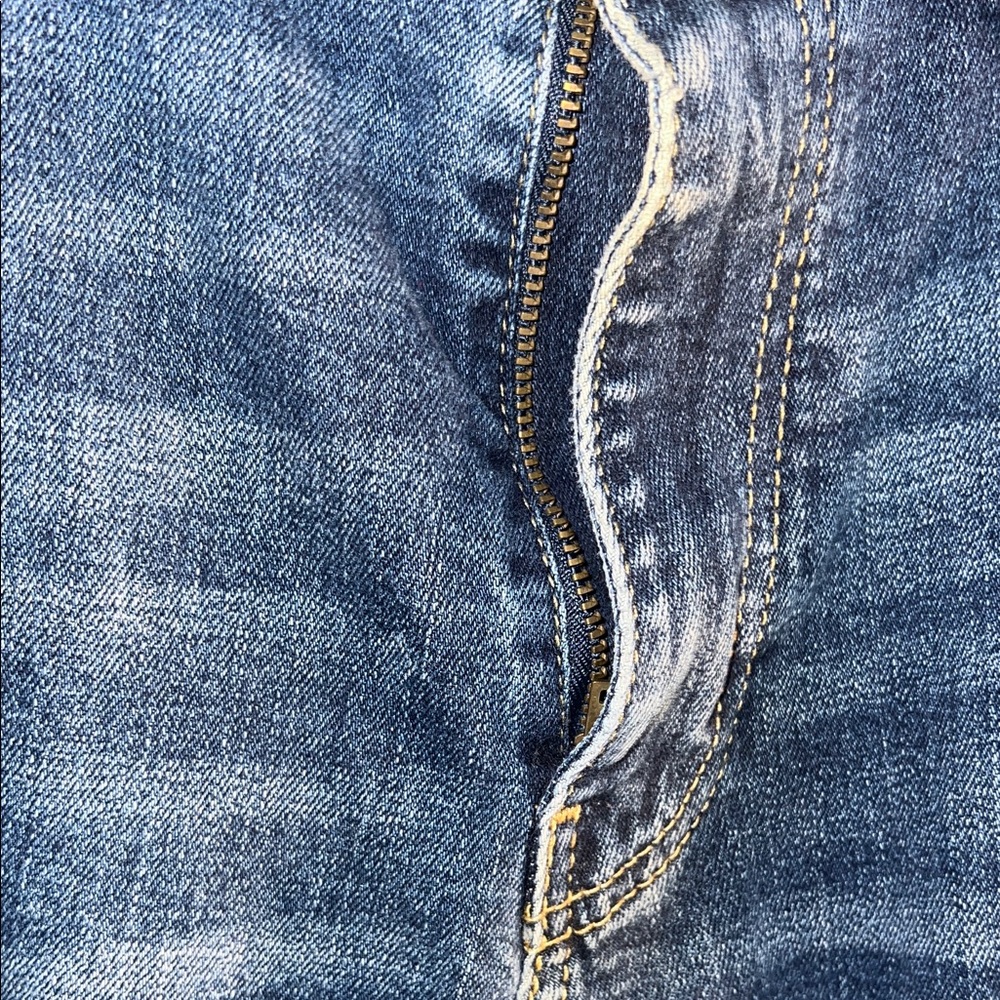 Hollister Men's Slim Jeans in Dark Blue - Picture 4 of 9